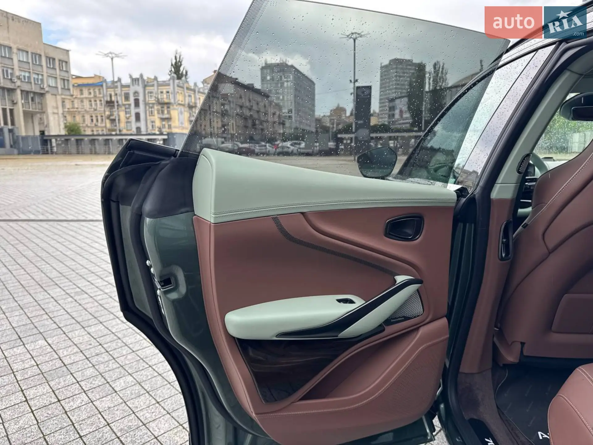 2024 Aston Martin DBX - мініатюра 34