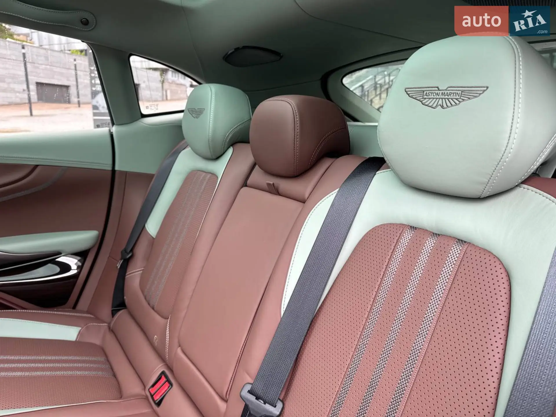 2024 Aston Martin DBX - мініатюра 35