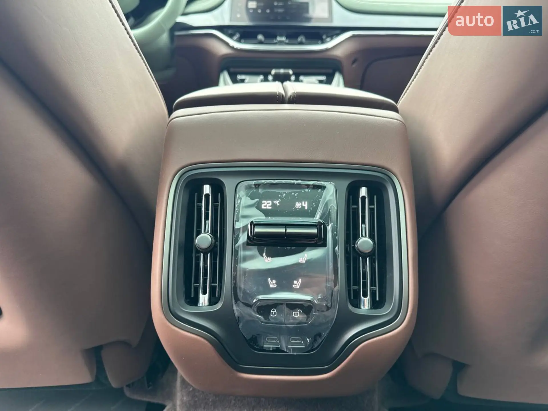 2024 Aston Martin DBX - мініатюра 38