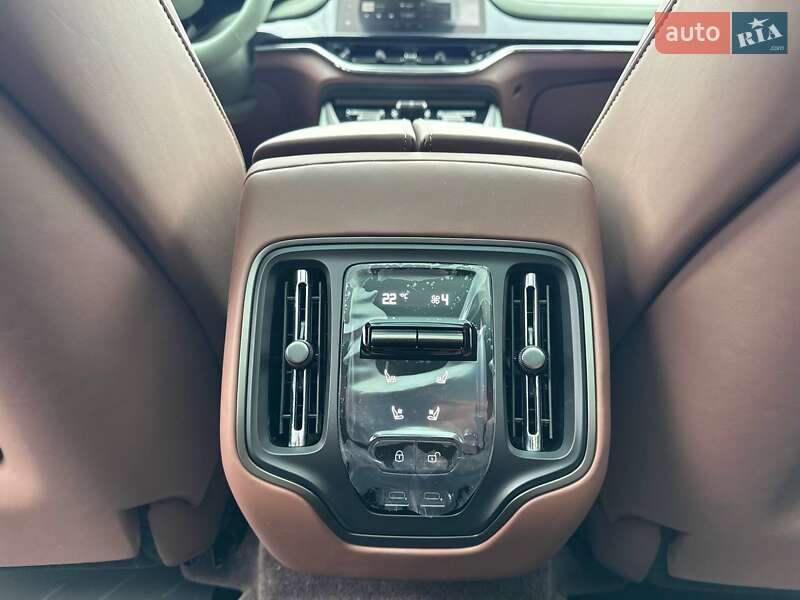 Позашляховик / Кросовер Aston Martin DBX 707 2024 в Києві