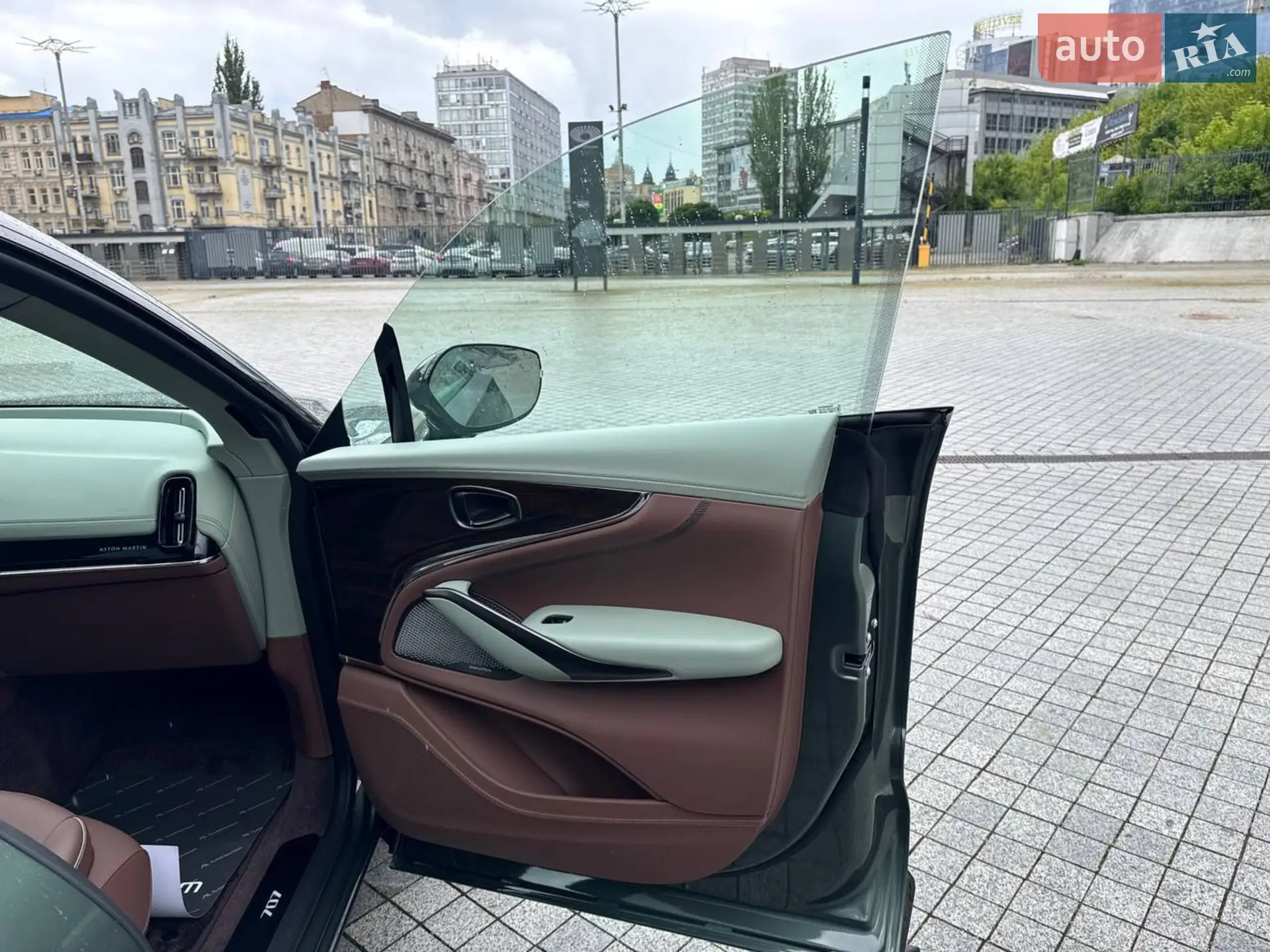 2024 Aston Martin DBX - мініатюра 39