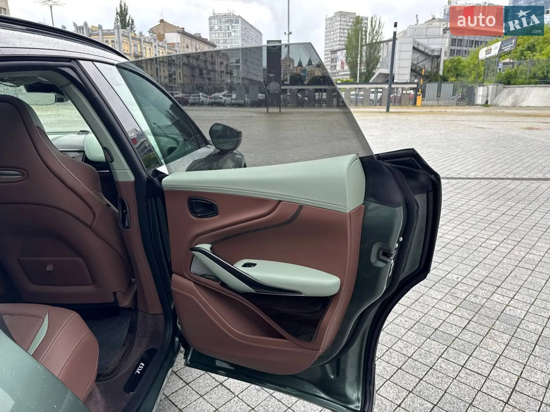 2024 Aston Martin DBX - мініатюра 42