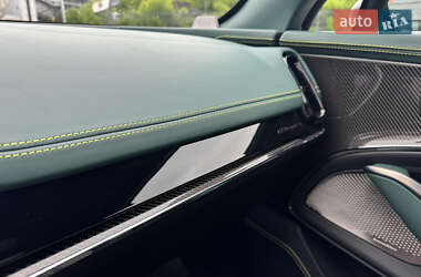 Позашляховик / Кросовер Aston Martin DBX 707 2025 в 
