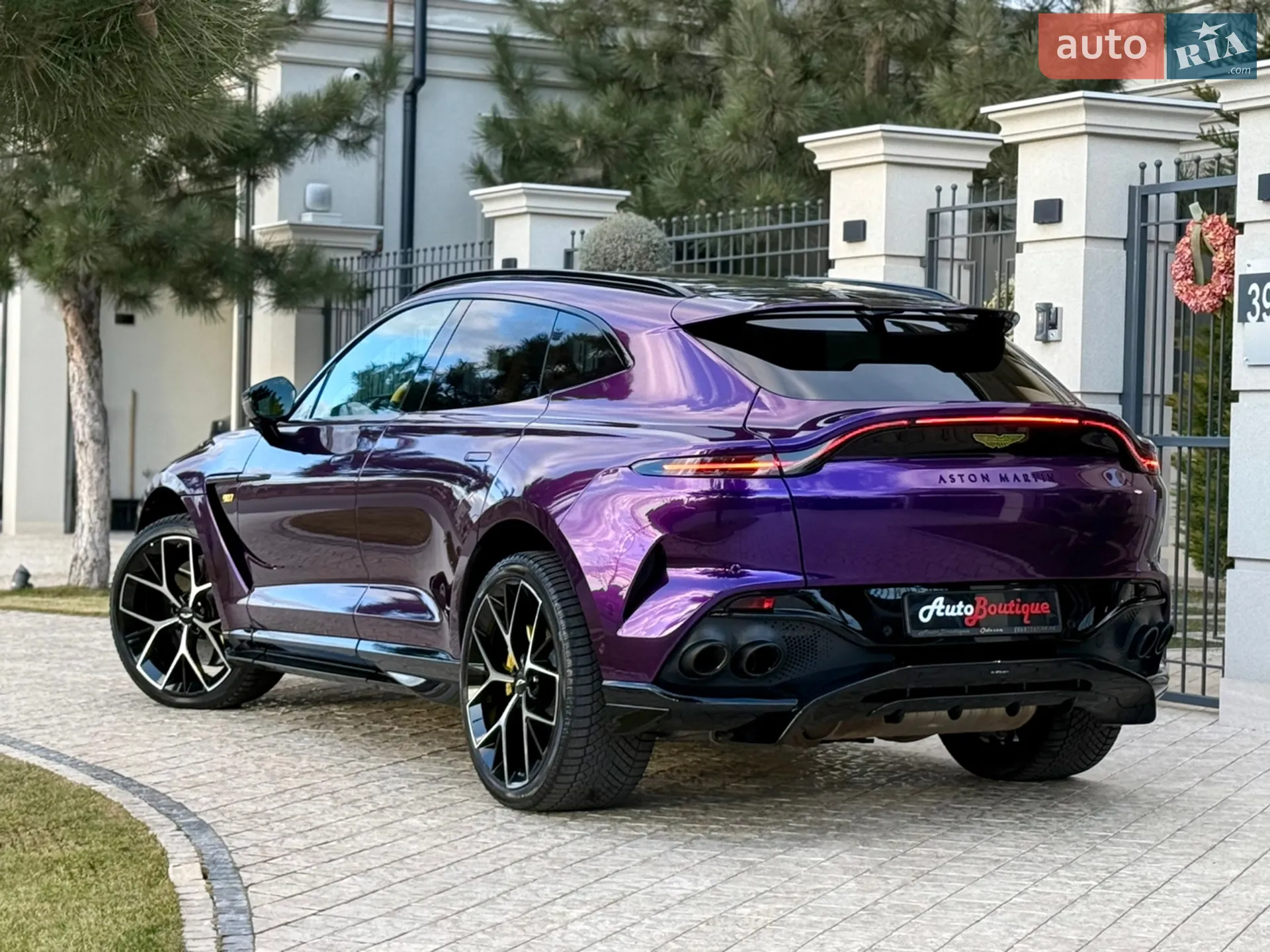 2024 Aston Martin DBX - мініатюра 15
