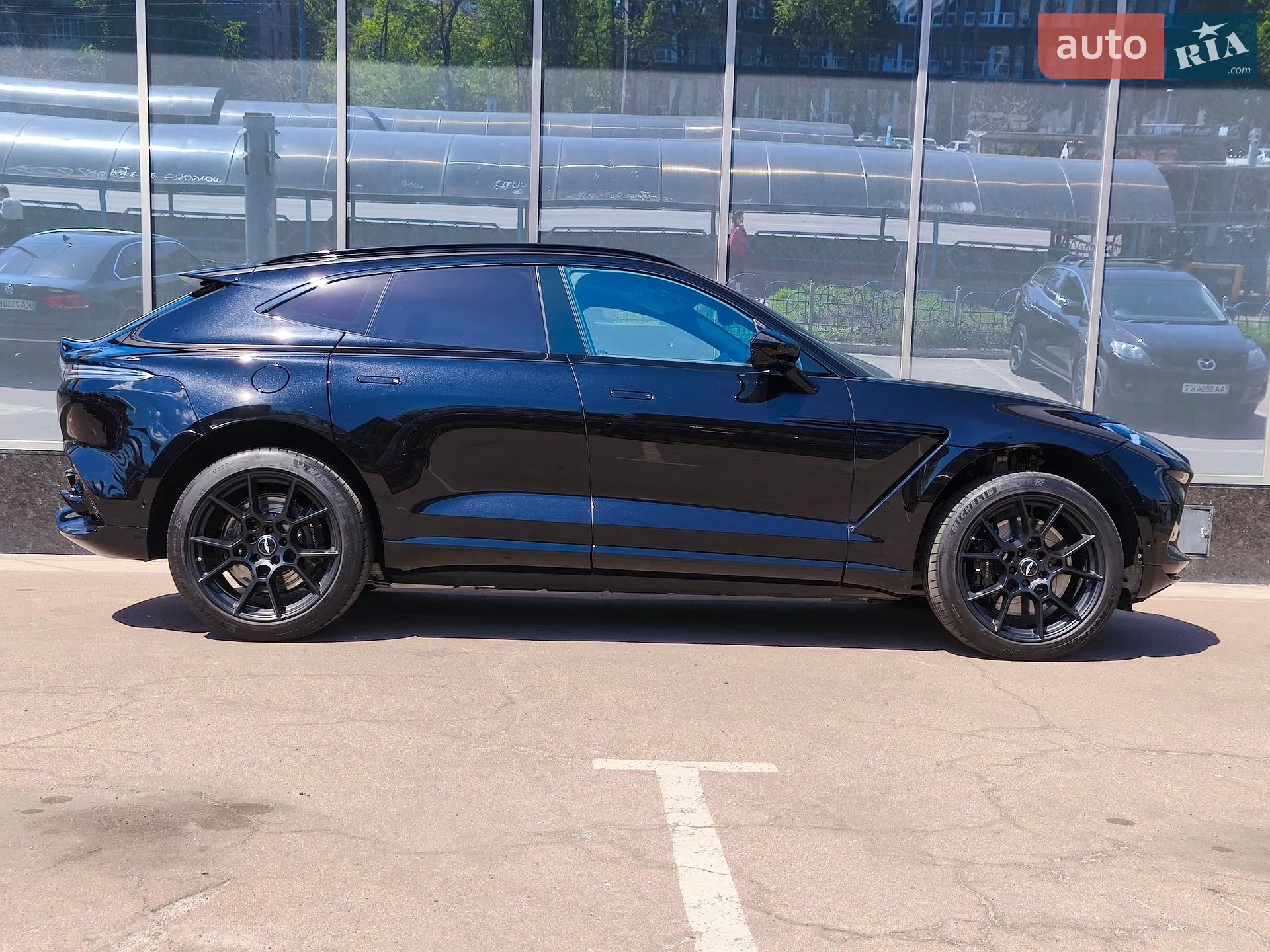 2021 Aston Martin DBX - мініатюра 5