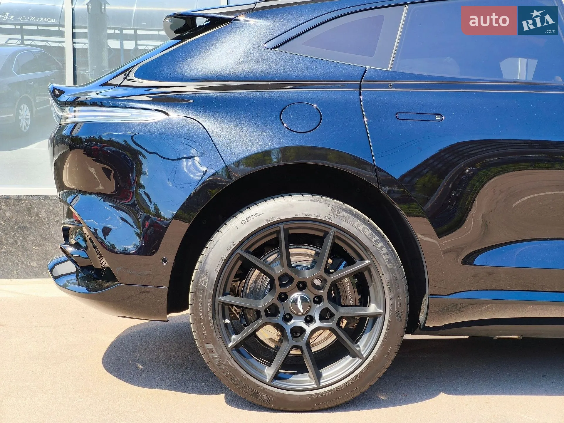 2021 Aston Martin DBX - мініатюра 14