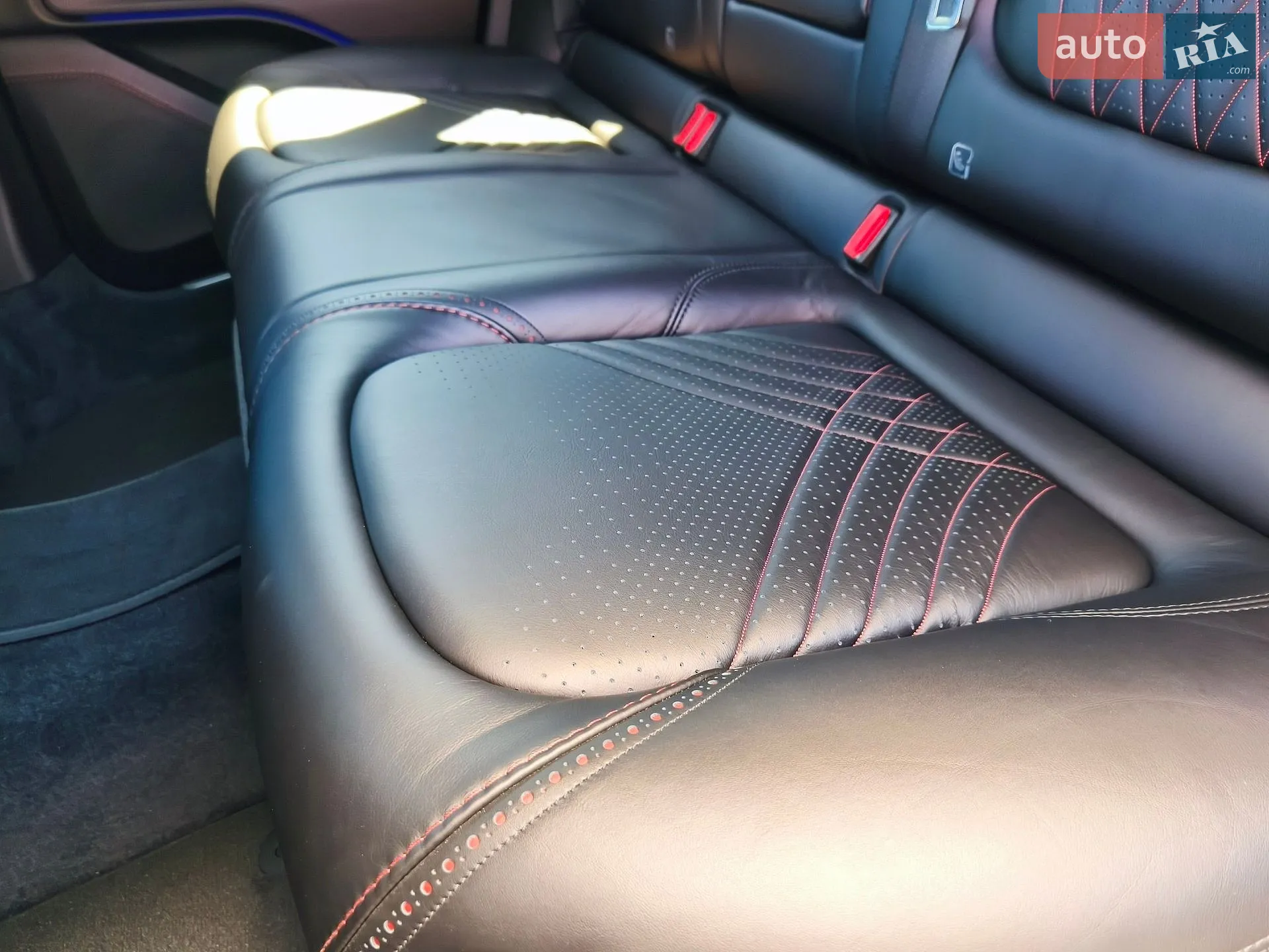 2021 Aston Martin DBX - мініатюра 34