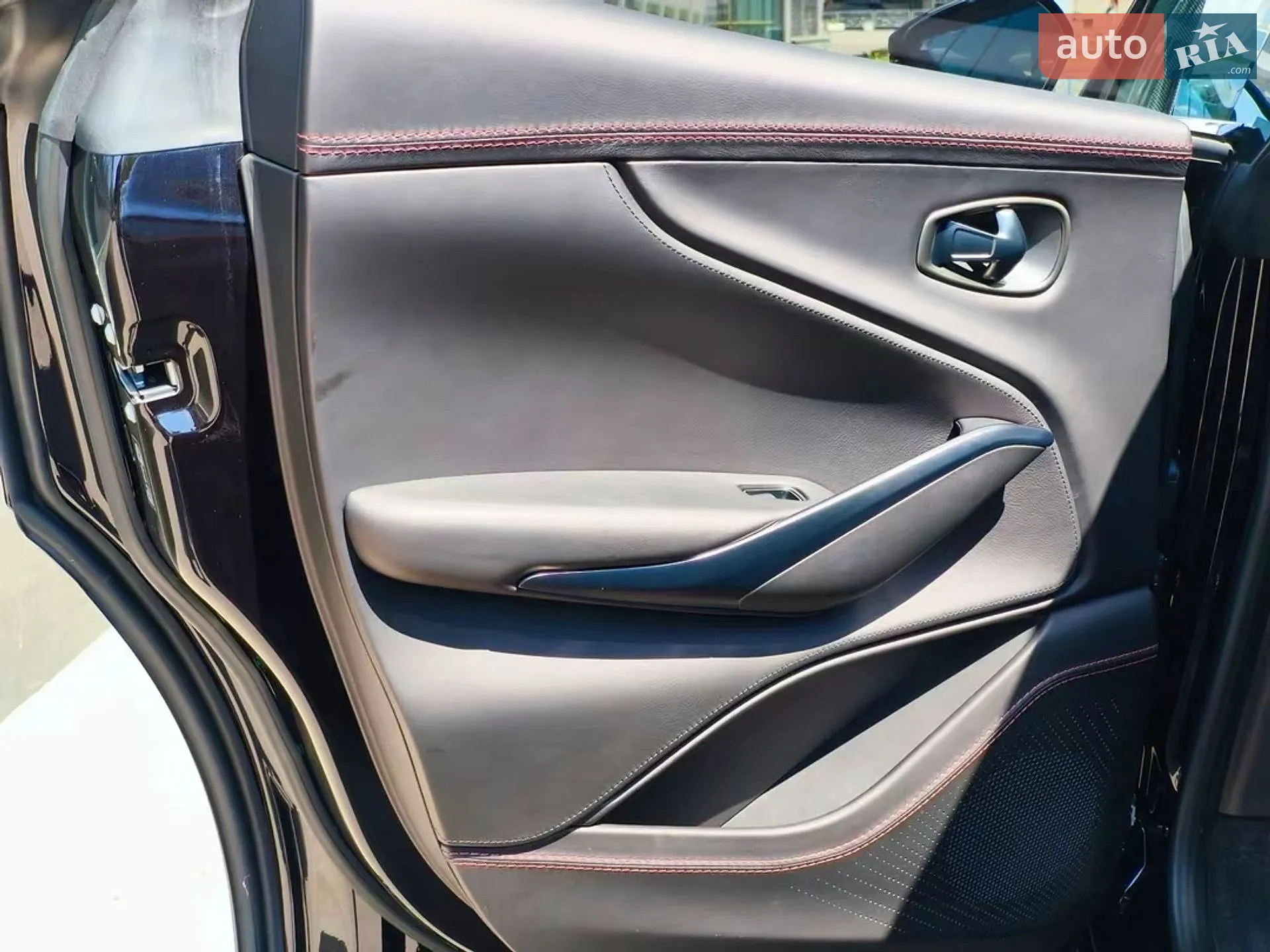 2021 Aston Martin DBX - мініатюра 29