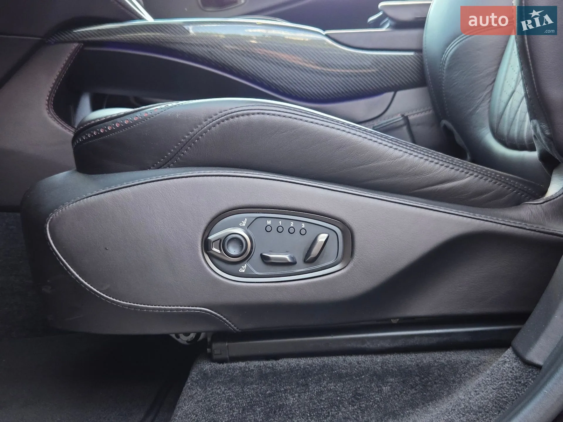 2021 Aston Martin DBX - мініатюра 20