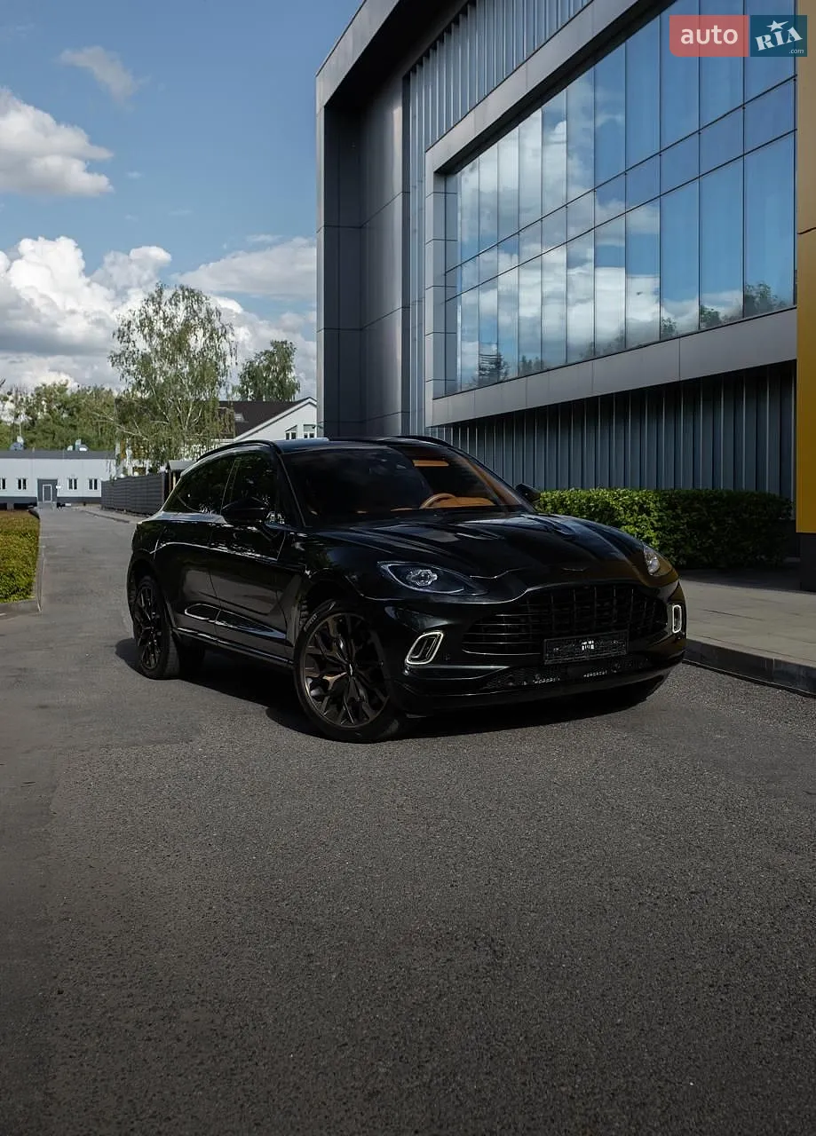 Aston Martin DBX 2022