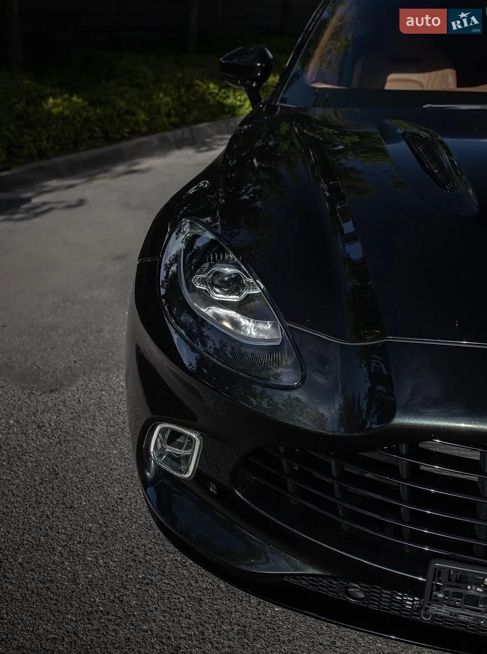 2022 Aston Martin DBX - мініатюра 10