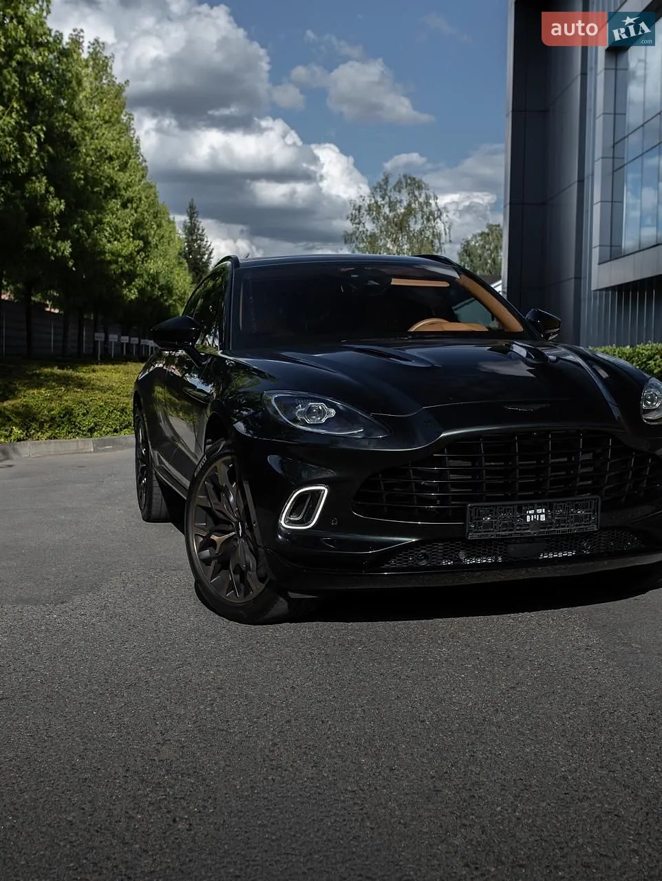 2022 Aston Martin DBX - мініатюра 4