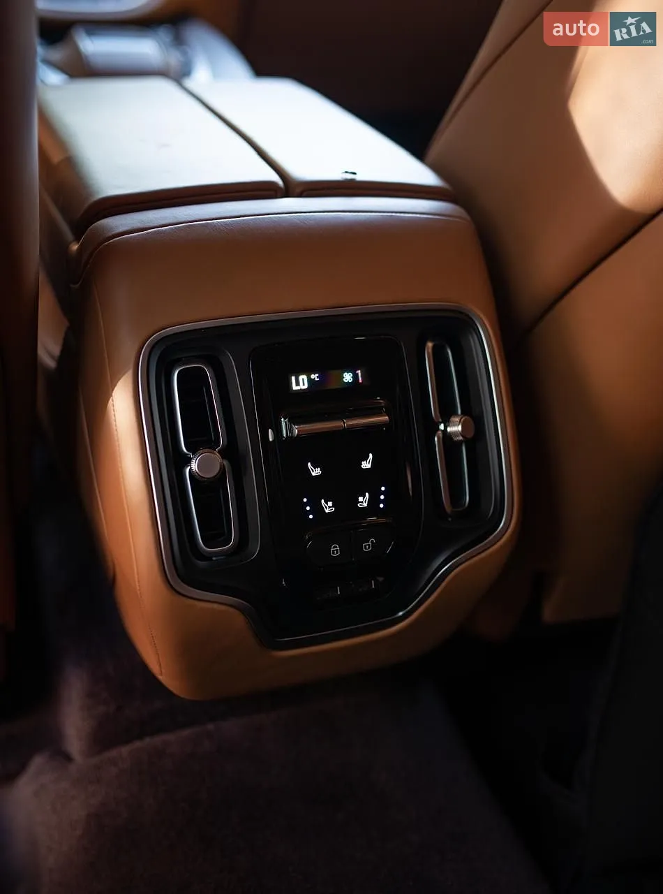 2022 Aston Martin DBX - мініатюра 19