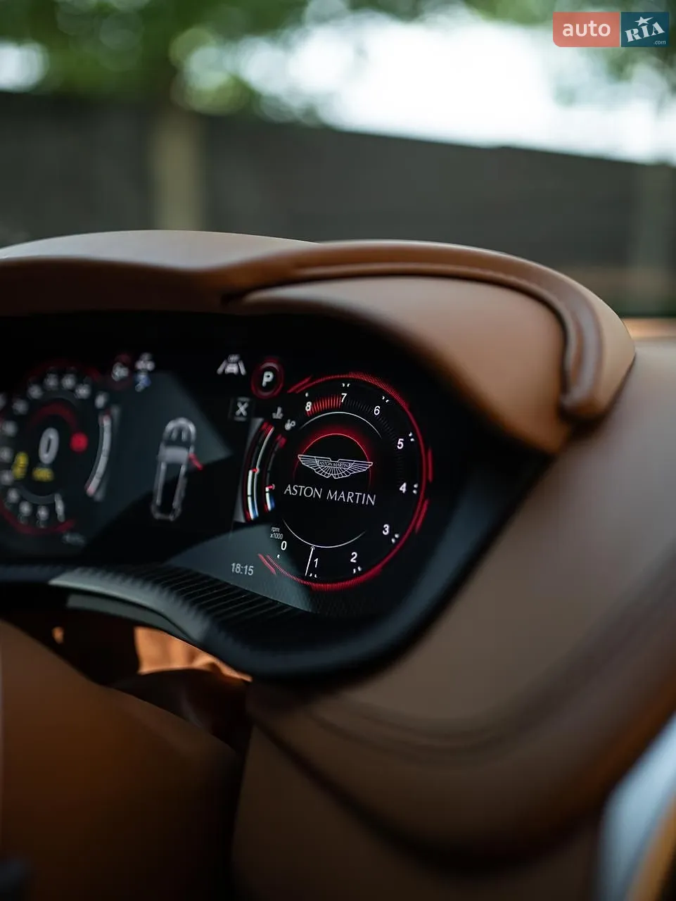 2022 Aston Martin DBX - мініатюра 24