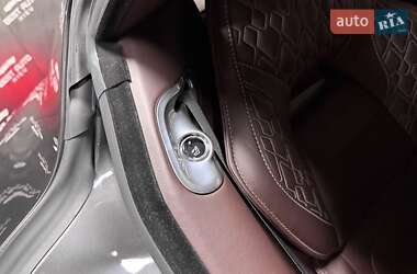 Седан Aston Martin Rapide 2015 в 