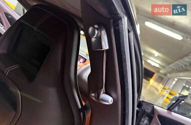 Седан Aston Martin Rapide 2015 в 