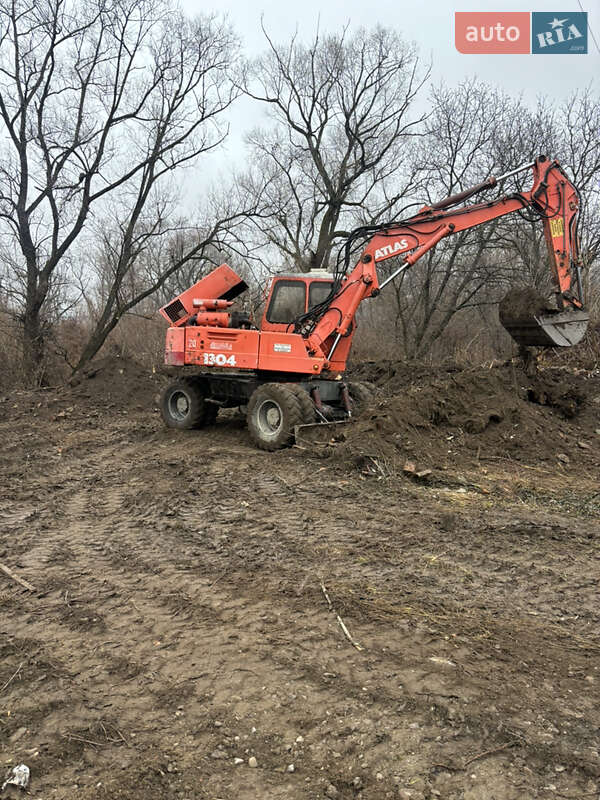 Экскаватор погрузчик Atlas 1304 1992 в Черновцах