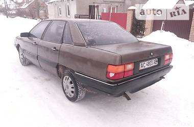 Седан Audi 100 1984 в Нововолынске