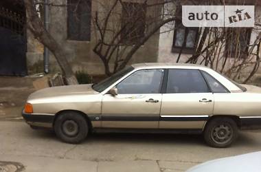 Седан Audi 100 1984 в Одессе