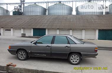 Седан Audi 100 1987 в Городенці