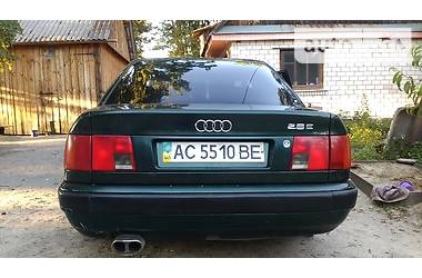 Седан Audi 100 1993 в Киверцах