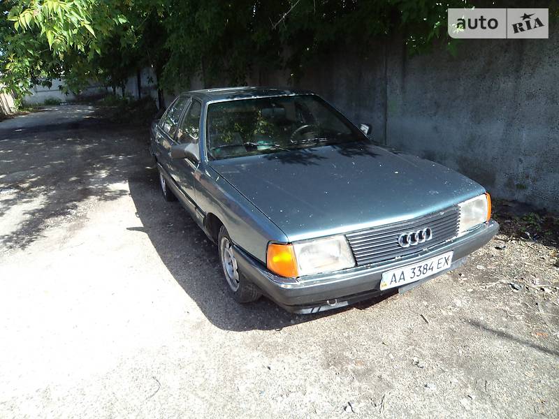 Audi 100 1987 року