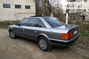 Седан Audi 100 1991 в Чорткові