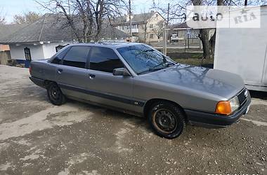 Седан Audi 100 1990 в 