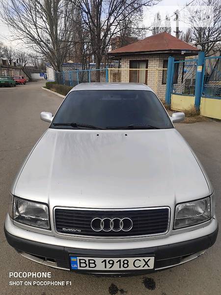 Седан Audi 100 1992 в Днепре