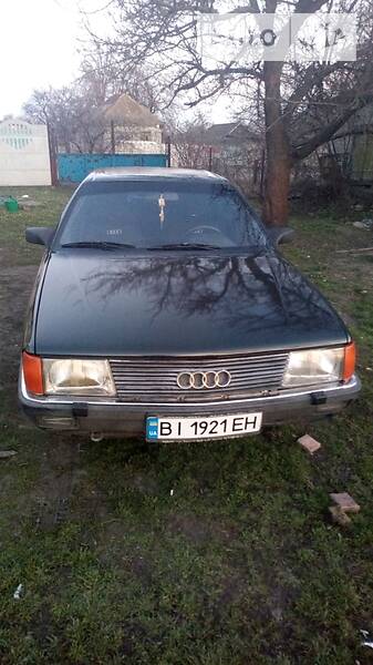 Седан Audi 100 1986 в Кременчуці