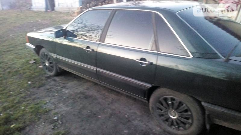 Седан Audi 100 1986 в Кременчуці