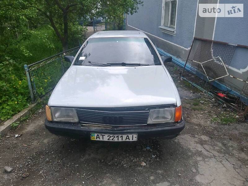 Седан Audi 100 1984 в Козове