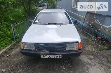 Седан Audi 100 1984 в Козове