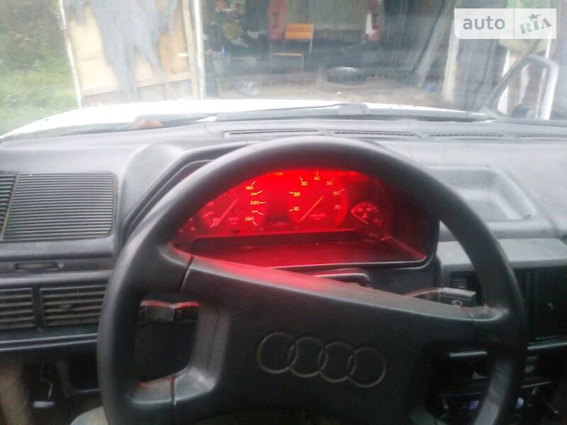 Седан Audi 100 1984 в Козове
