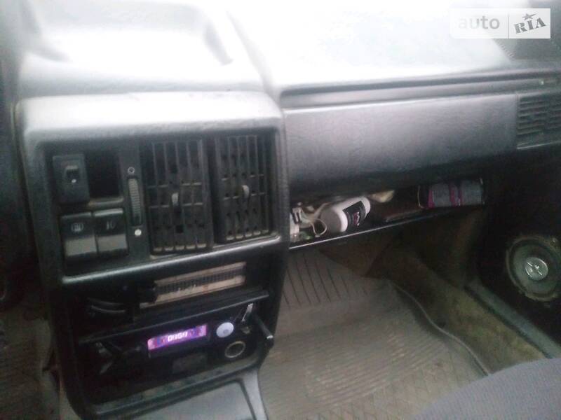 Седан Audi 100 1984 в Козове