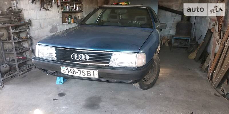 Audi 100