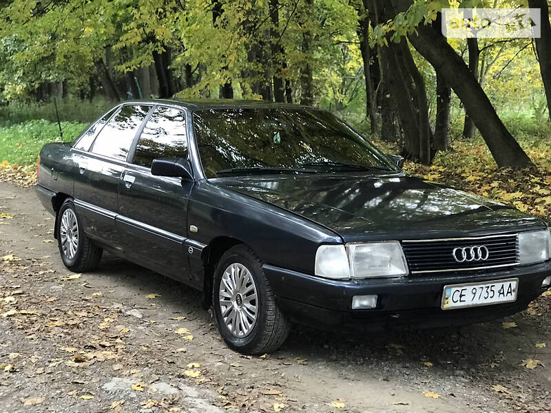 Седан Audi 100 1989 в Чорткове