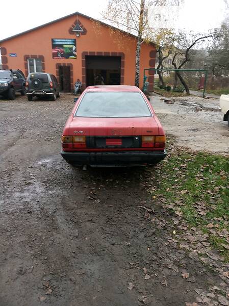 Седан Audi 100 1990 в Сарнах