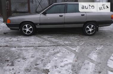 Седан Audi 100 1988 в Черновцах