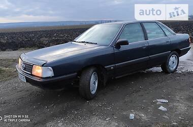 Седан Audi 100 1989 в Глыбокой