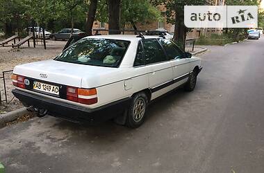 Седан Audi 100 1990 в Казатине