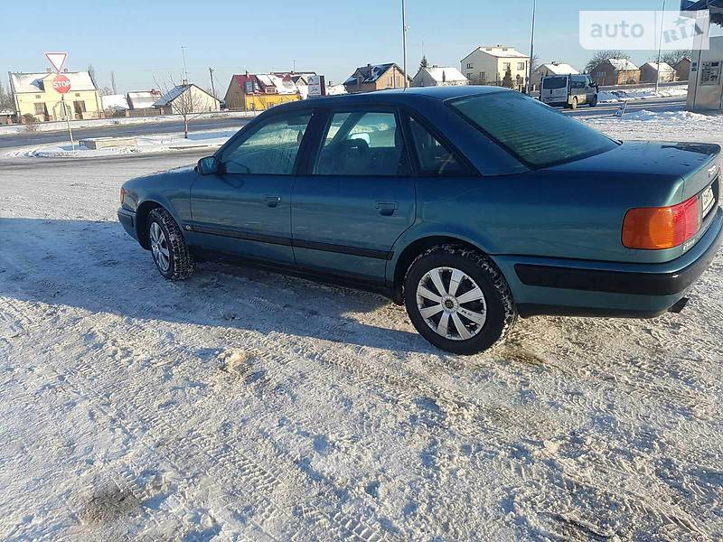 Седан Audi 100 1993 в Городку