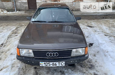 Седан Audi 100 1984 в Червонограде