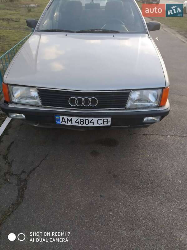Audi 100 1986 Audi 100 1986
