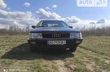 Седан Audi 100 1987 в 