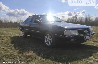 Седан Audi 100 1987 в 