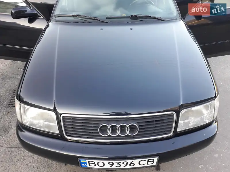 Audi 100