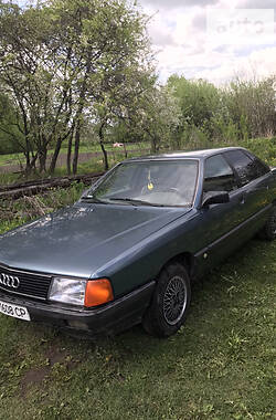 Седан Audi 100 1989 в Глухове