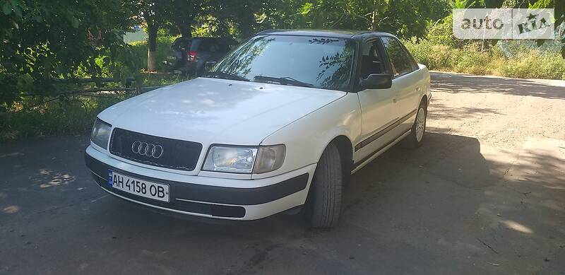 Audi 100