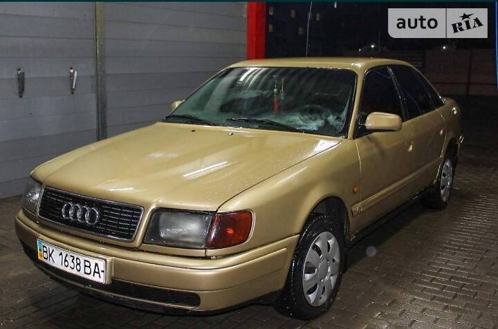 Седан Audi 100 1993 в Ровно